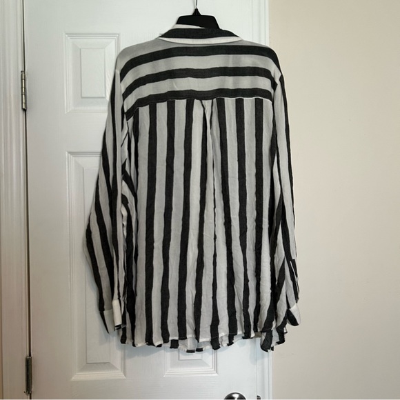 BP Women’s Blouse 4X Button Black and White Striped Button Down Viscose NWT - Picture 3 of 10